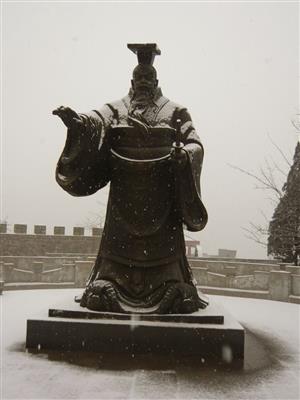 齐桓公雕塑