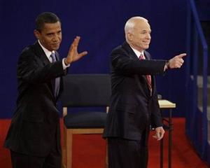 麦凯恩和奥巴马在第二场辩论前向观众挥手致意