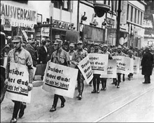 德国纳粹冲锋队在柏林街头游行